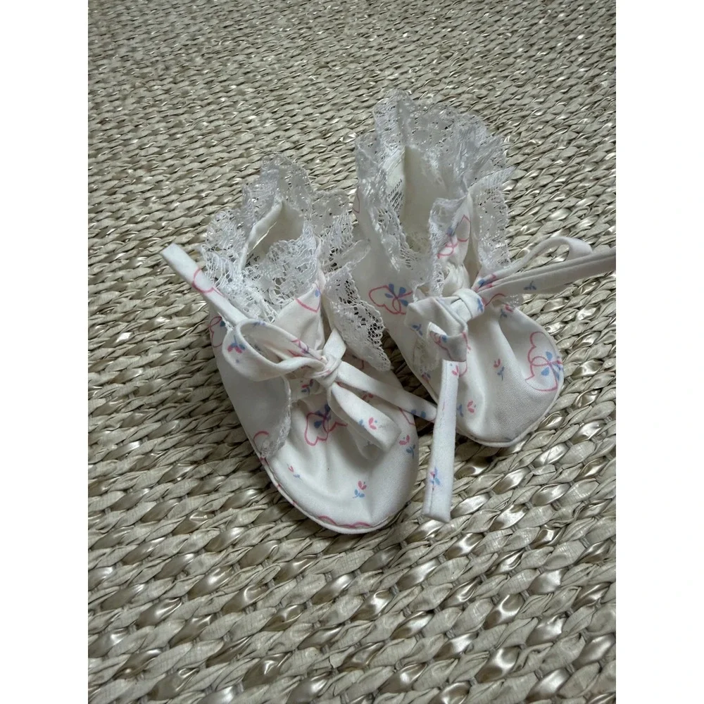 Vintage Baby Lace Trim Heart Print Booties  3-6 Months Cottagecore infant Shoes
